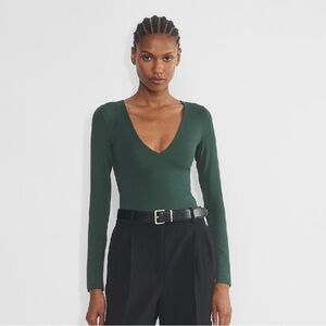 ARITZIA Babaton V Neck Green Cropped Long Sleeve Top Small